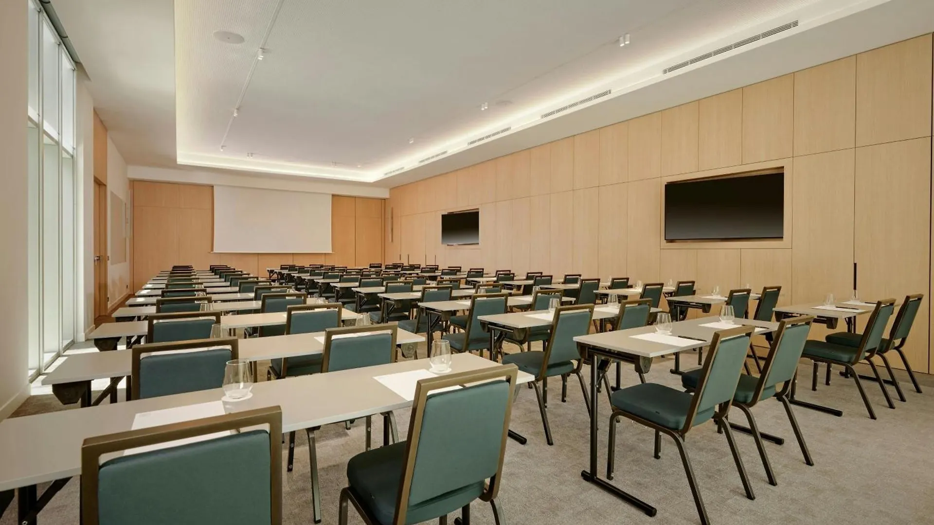 Ac Hotel By Marriott Niza
