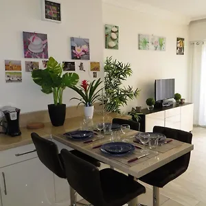 9 Avenue De Carras Apartment